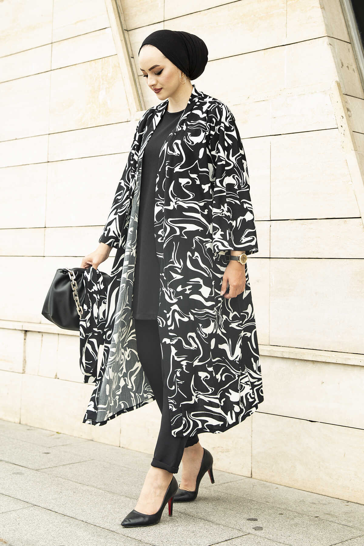 Wave Patterned Kimono - Black