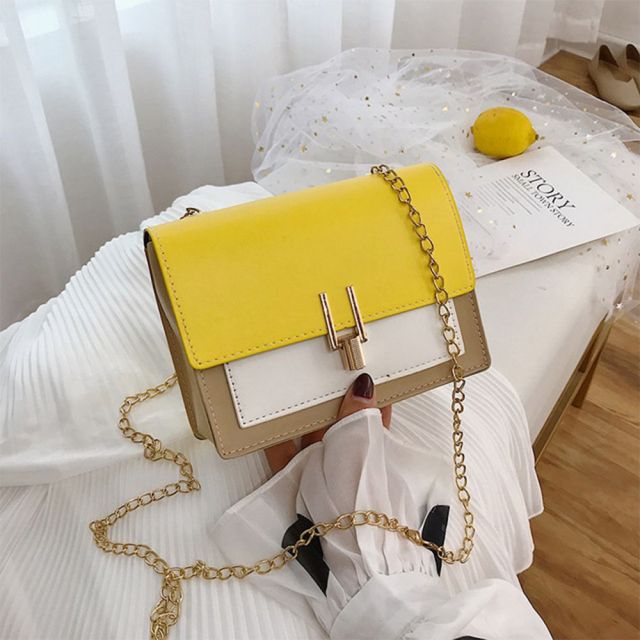 Small shoulder bag with chain strap yellow